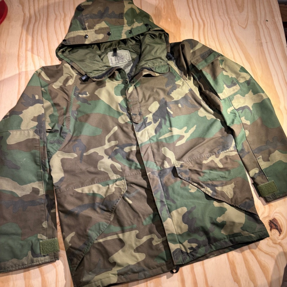 US Military ECWCS Gen 1 Woodland Camo Cold Weather Parka Medium Regular